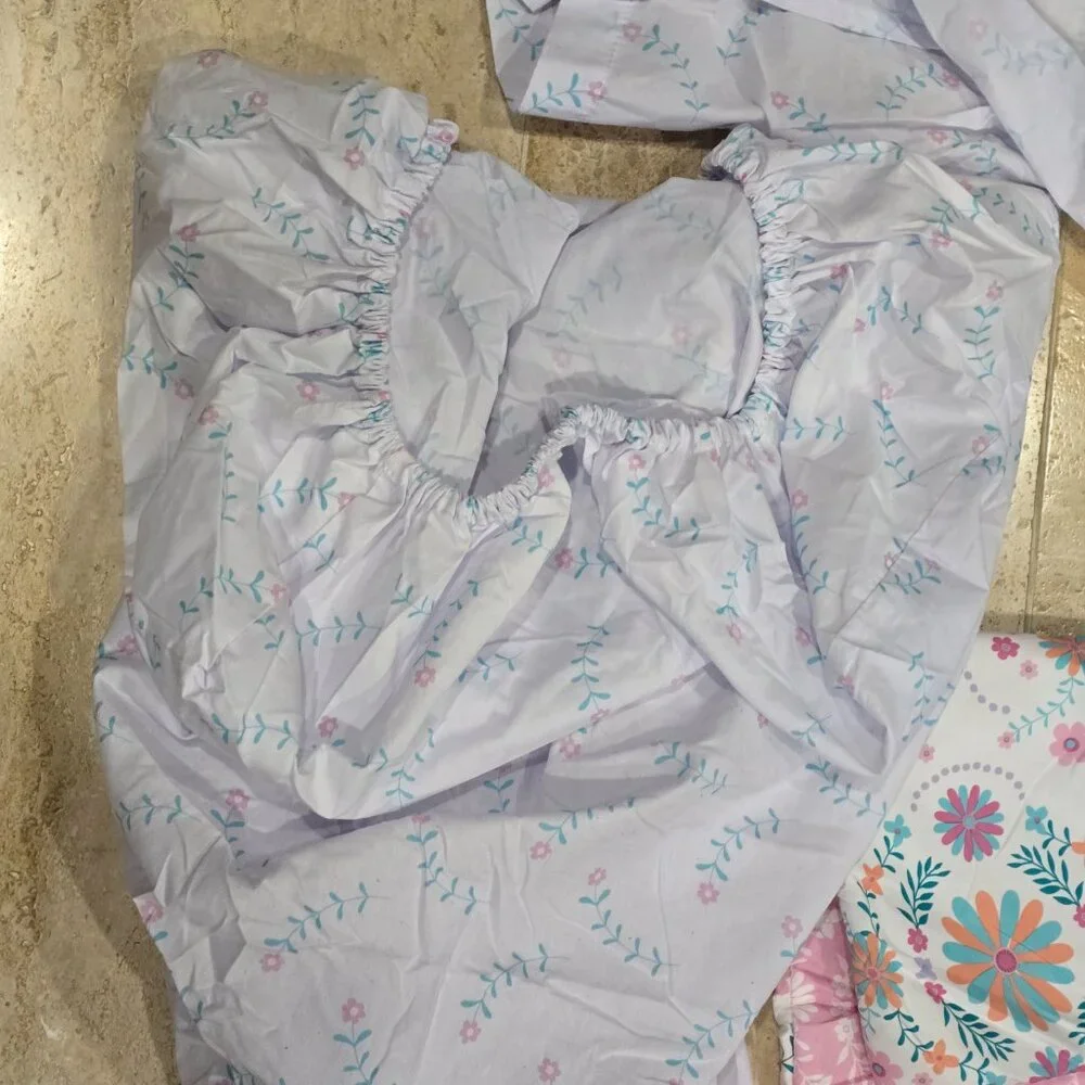 Girls Twin 4pc Floral Bedding Set Comforter, Fitted, Flat, Pillowcase‎